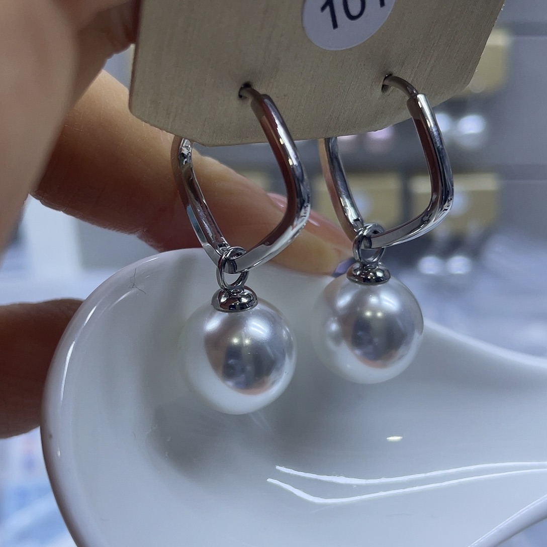 淡水珍珠未镶嵌耳饰