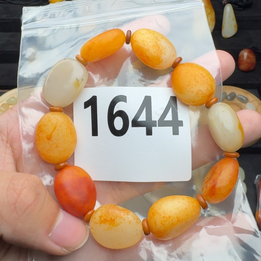 和田玉未镶嵌手串