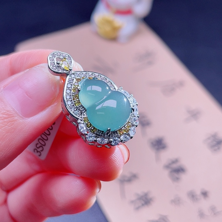 翡翠吊坠(不含链)未镶嵌