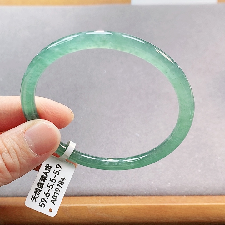 【闪购商品】翡翠手镯（圆镯）未镶嵌