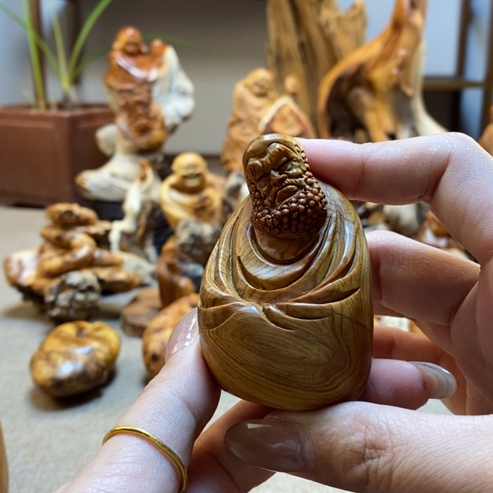 柏木雷击黑油达摩香料等级