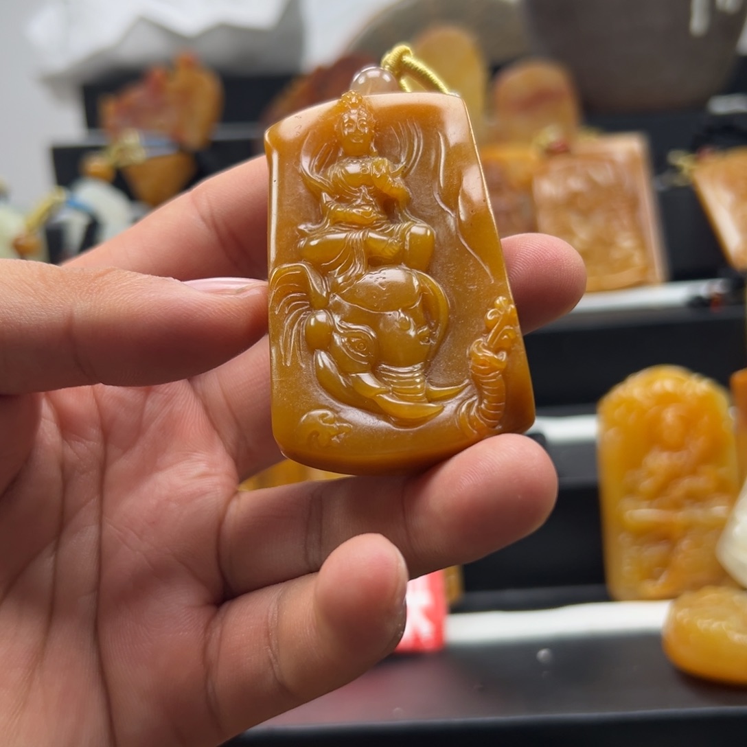 石英质玉（黄龙玉）未镶嵌多选发其一