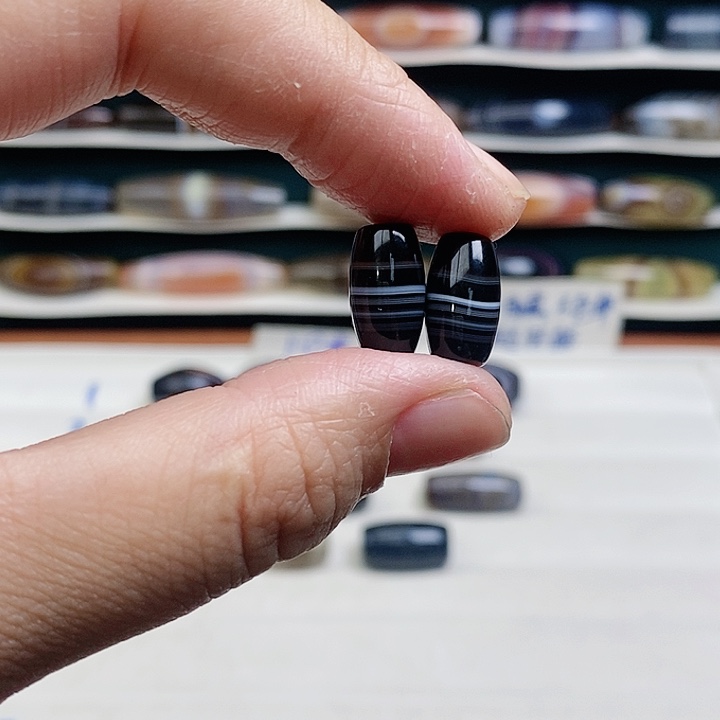 温***定玛瑙/玉髓未镶嵌颈饰