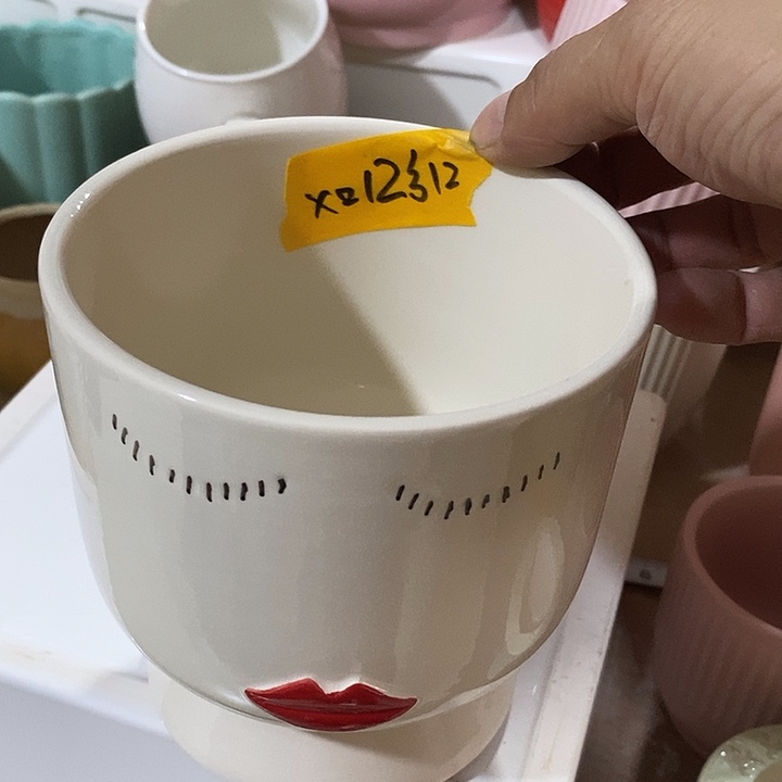 陶瓷花盆有孔 瑕疵介意勿拍 