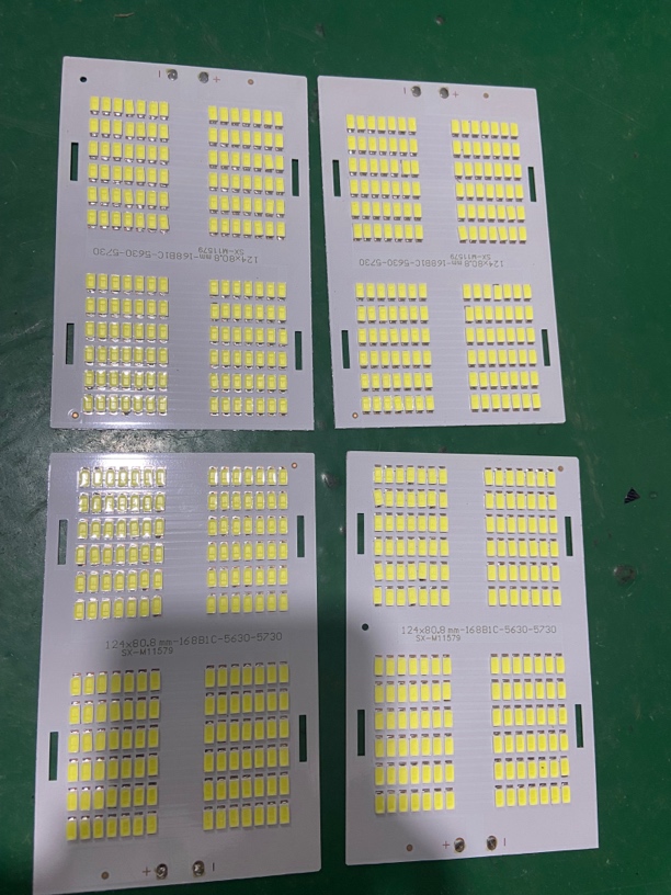低压3v光源板灯板5730-168珠124*80.4mm（发4个）灯珠板