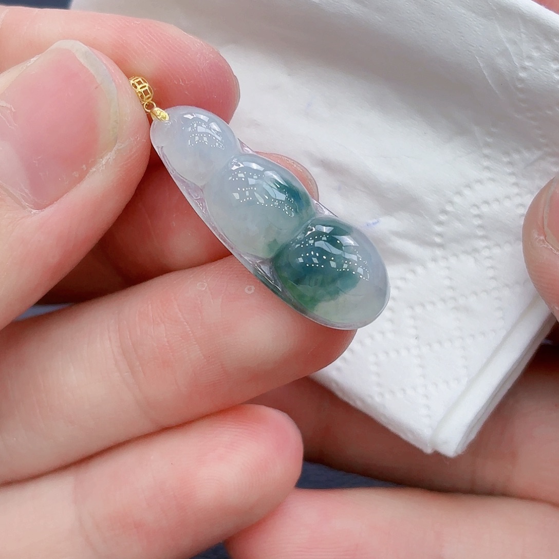 翡翠18K金镶嵌颈饰精品•豆子吊坠