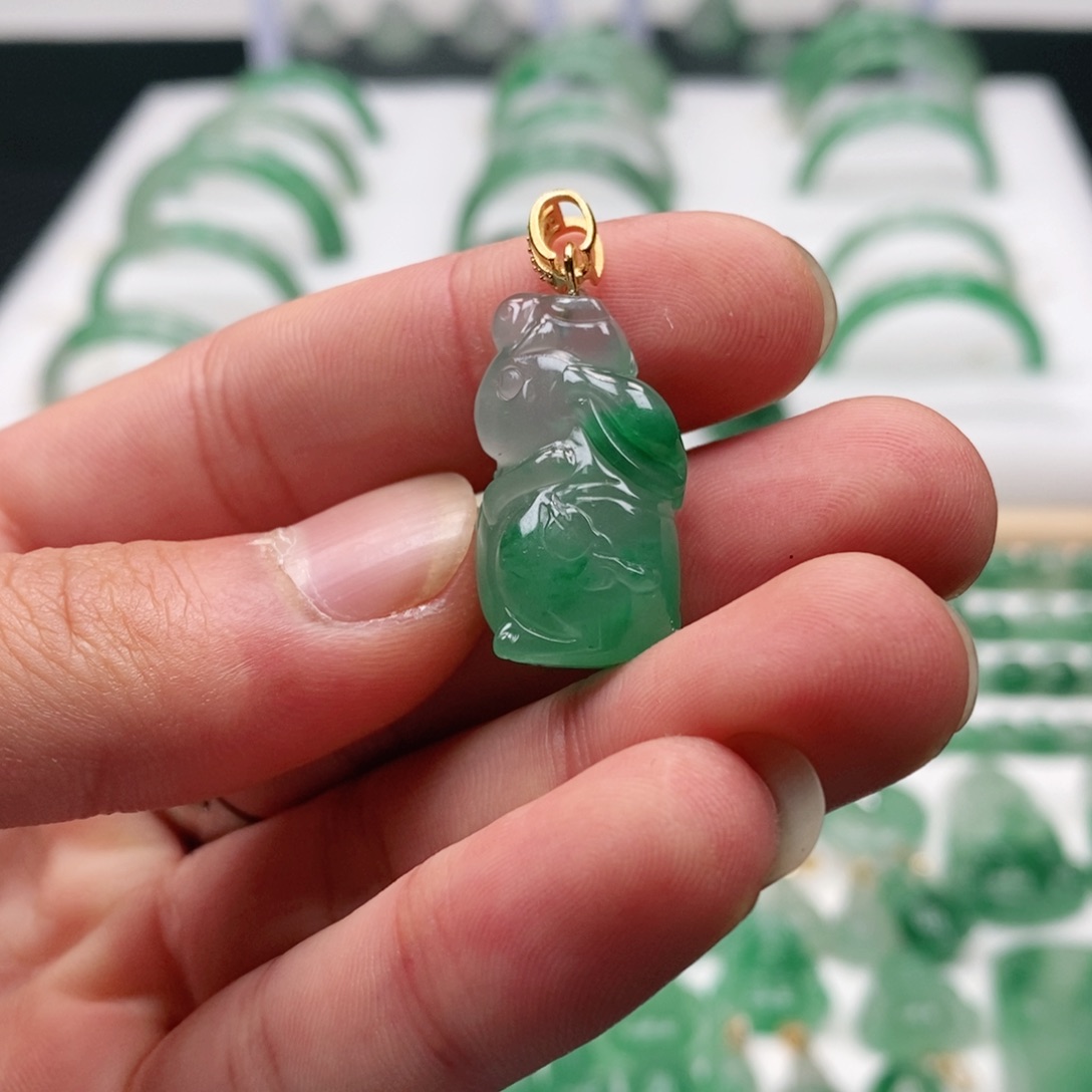 石英质玉颈饰未镶嵌