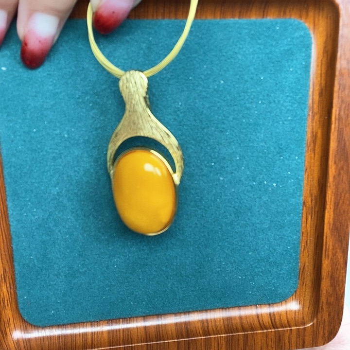 蜜蜡颈饰银S925镶嵌吊坠