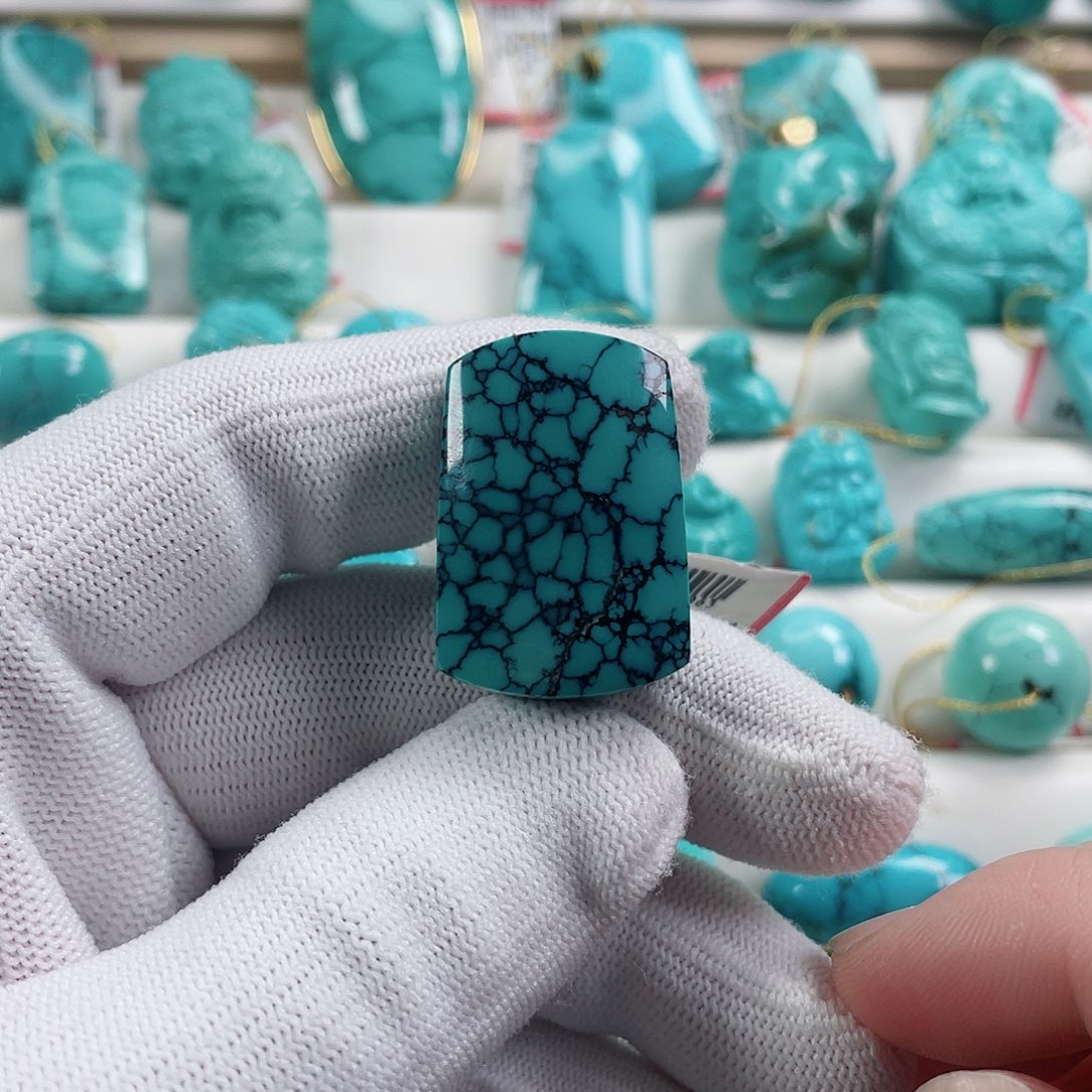 绿松石颈饰未镶嵌