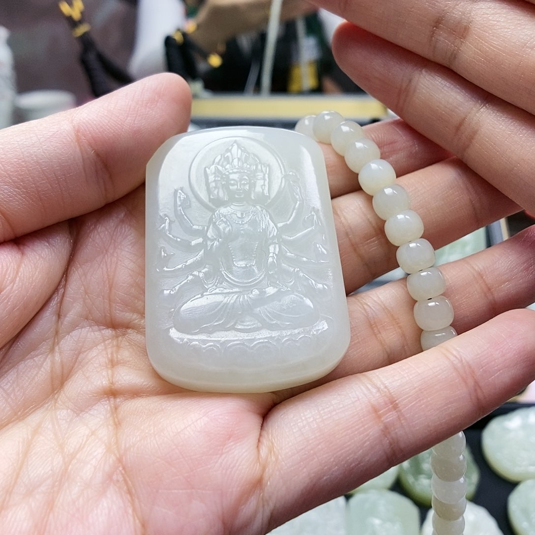 和田玉颈饰未镶嵌钱*江