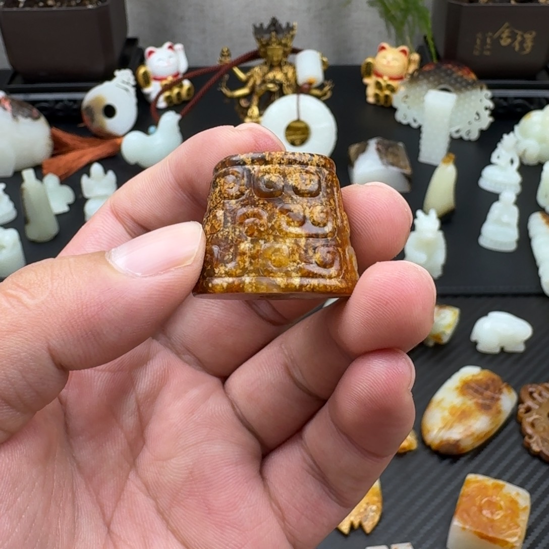 股***考和田玉（糖玉）未镶嵌颈饰