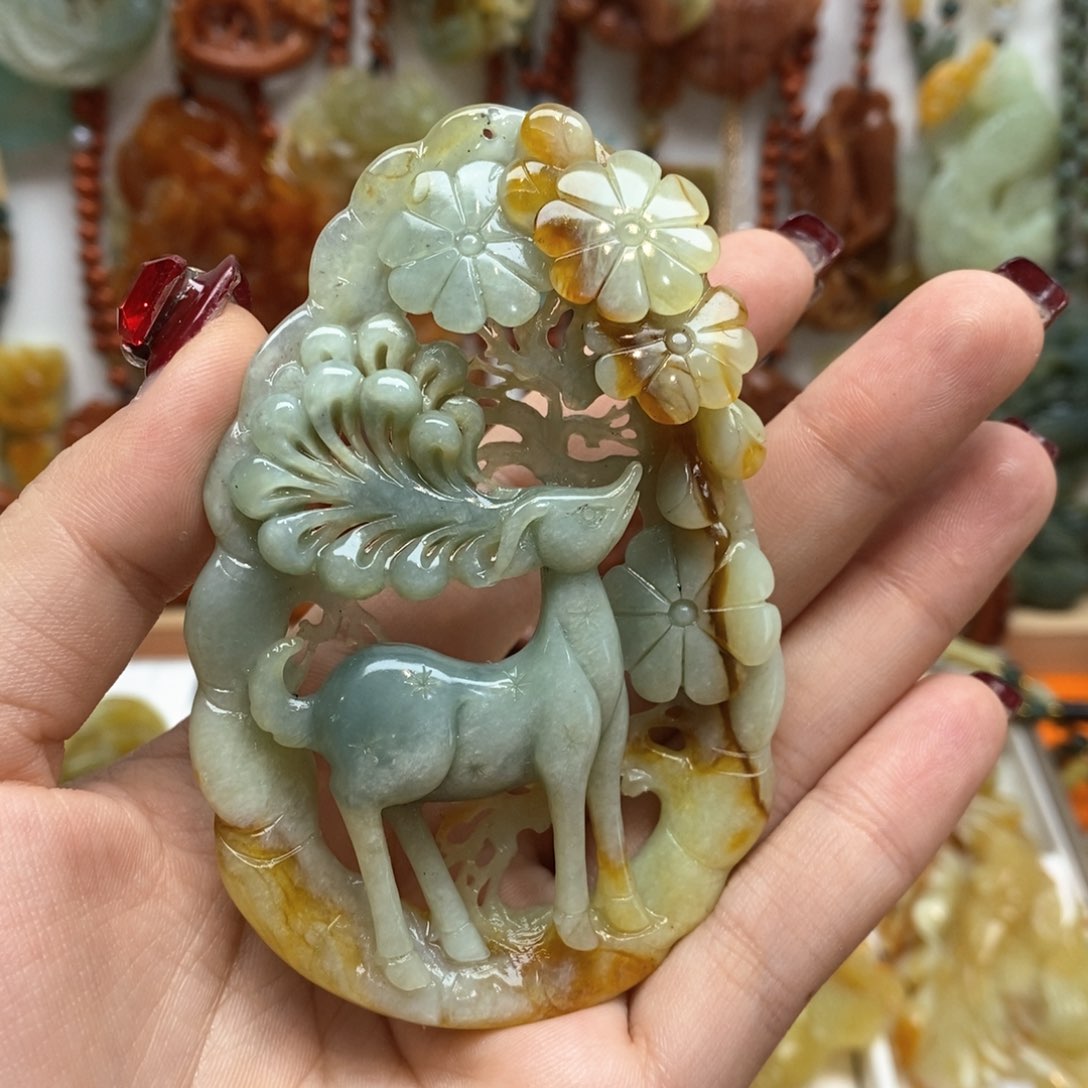 蛇纹石玉颈饰未镶嵌