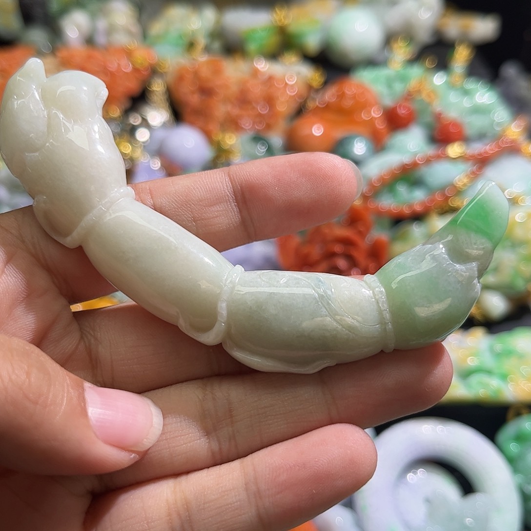 颈饰未镶嵌翡翠待编织