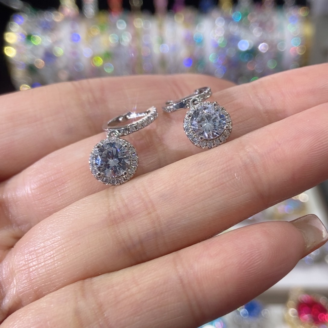 66锆石（处理）耳扣