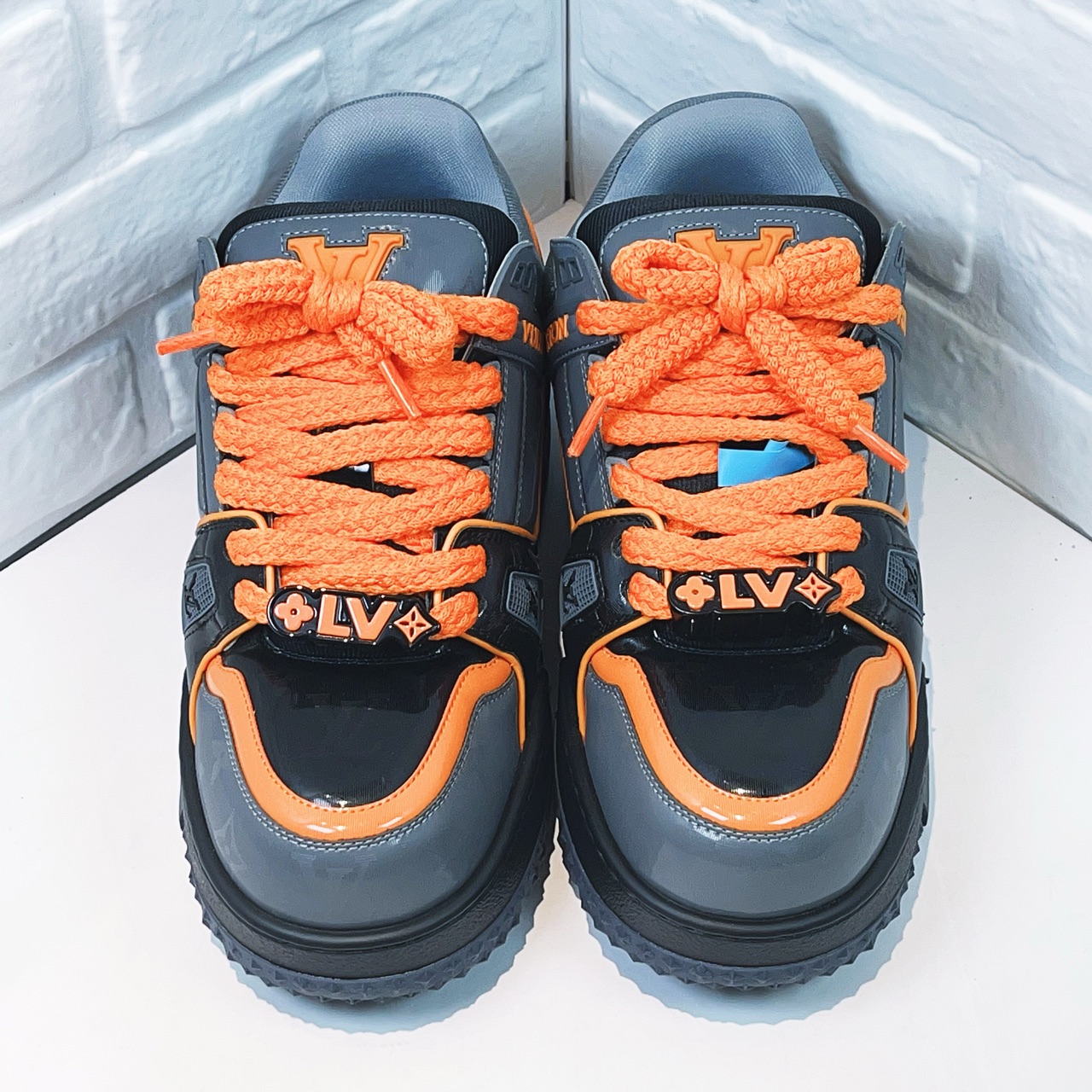 LV 路易威登trainer 小胖丁国码41码欧码7码99新A1640