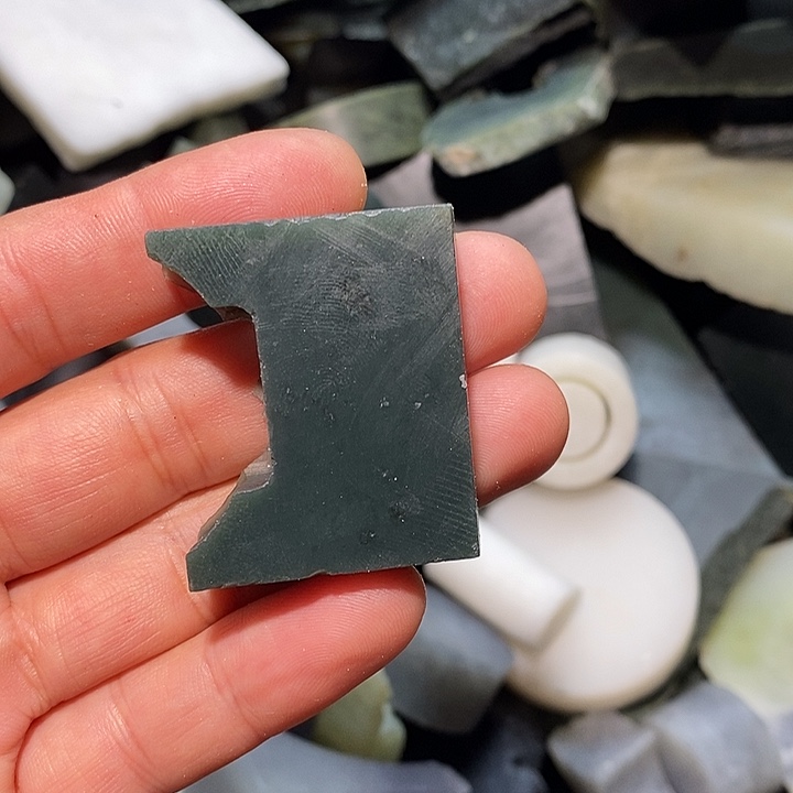 和田玉未镶嵌珠宝半成品