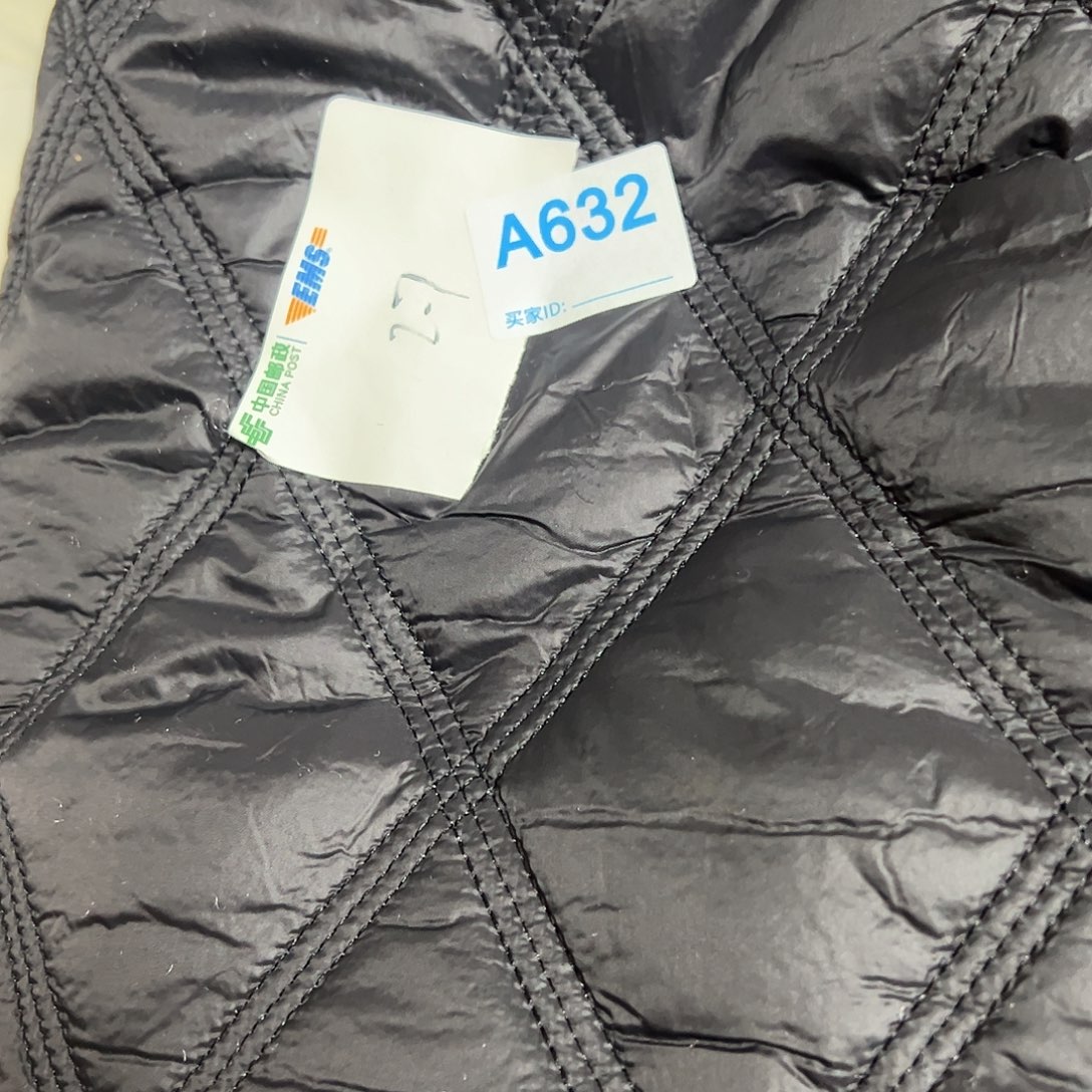 L***^黑色面，不含棉两块， 632号