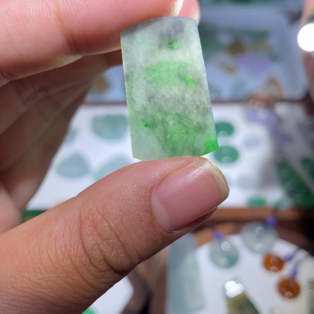 定制翡翠未镶嵌翡翠