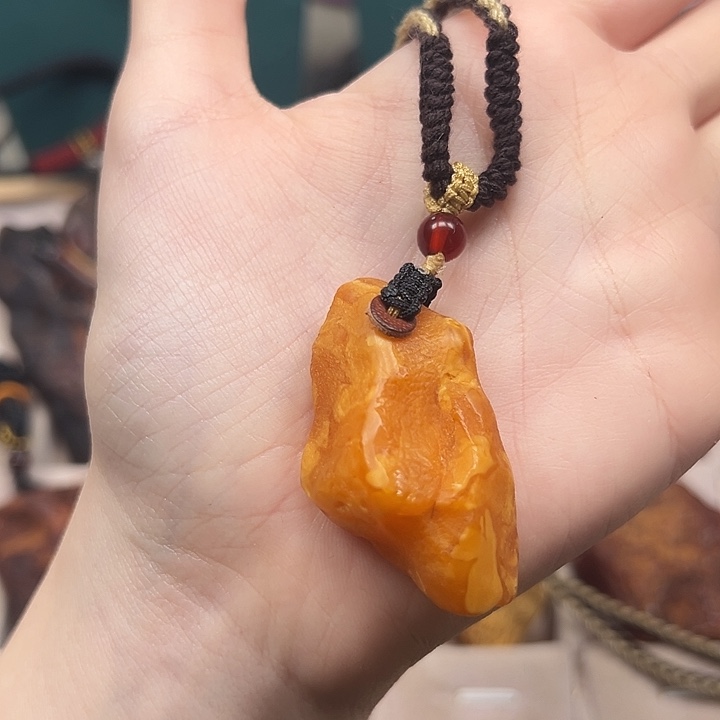 琥珀珠宝奇石未镶嵌