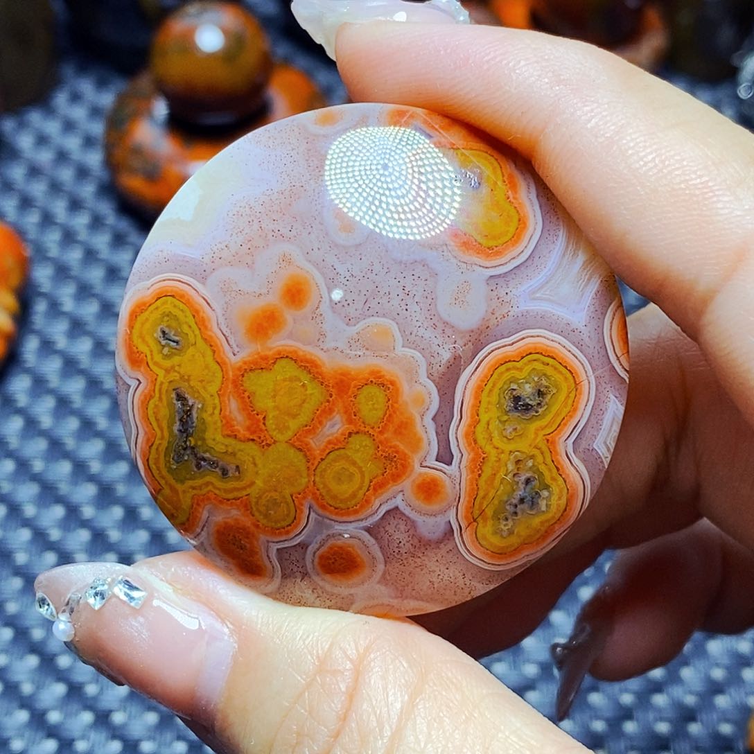 未镶嵌颈饰玛瑙/玉髓苏*