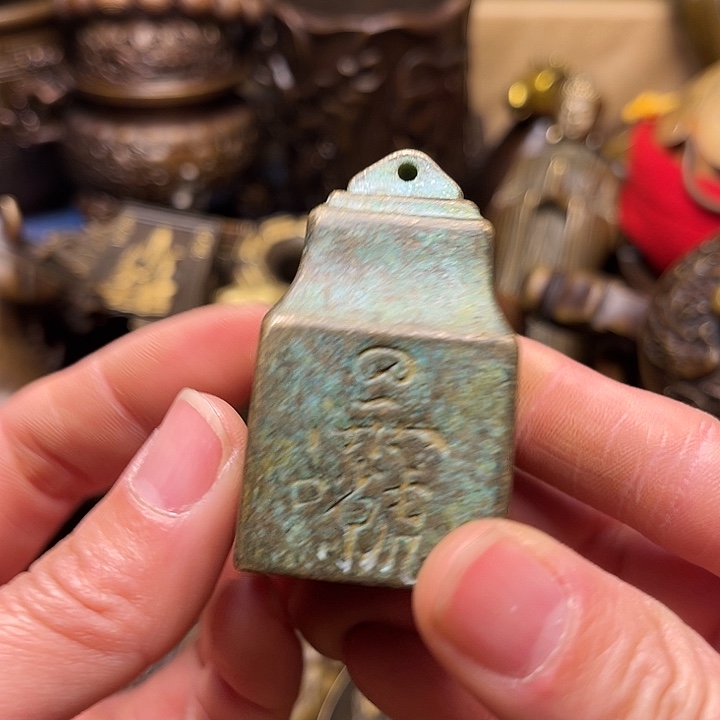 精美铜器批发档口