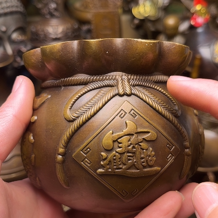 精美铜器批发档口