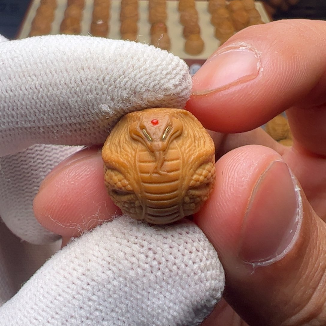 猴头核桃把件蛇王镶嵌福利