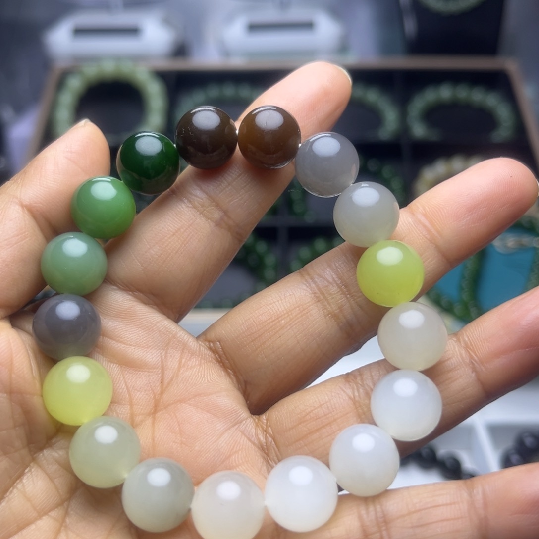 和田玉未镶嵌手串