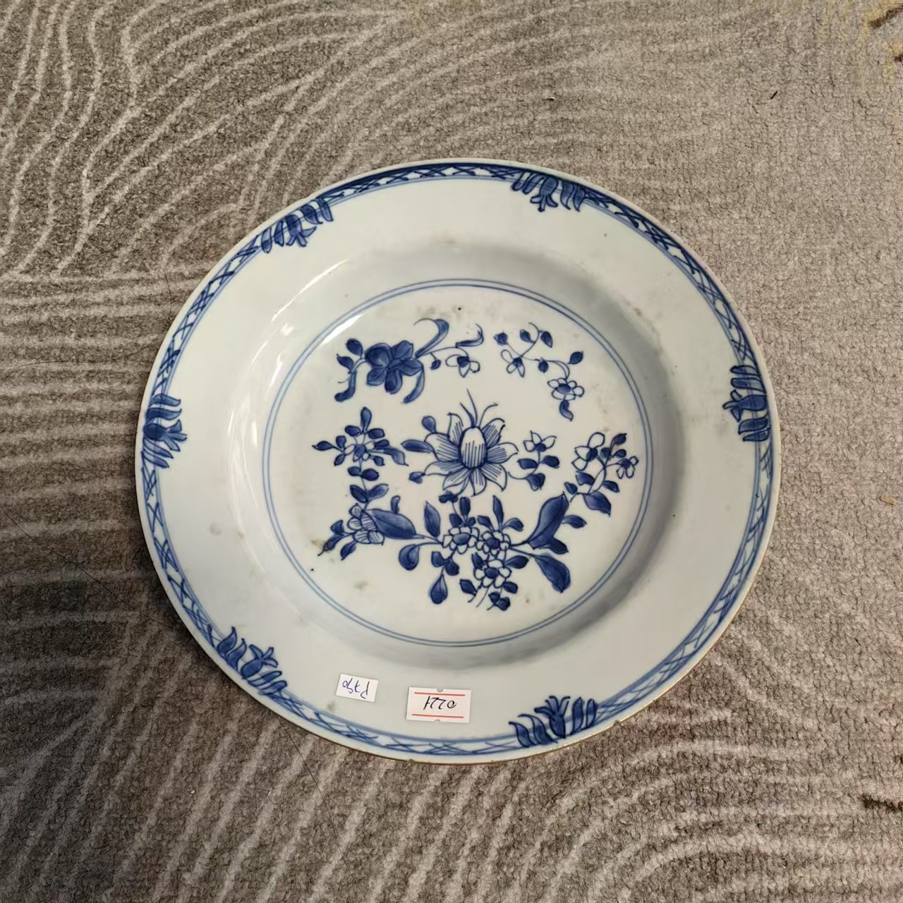 D809清康熙青花花卉折沿盘