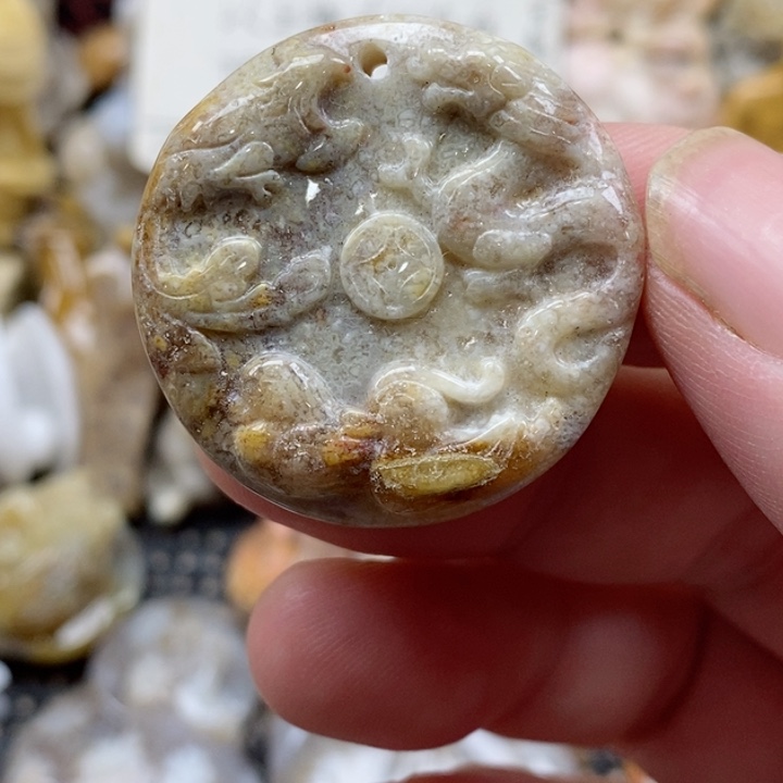 颈饰未镶嵌硅化珊瑚（珊瑚玉）有瑕 小