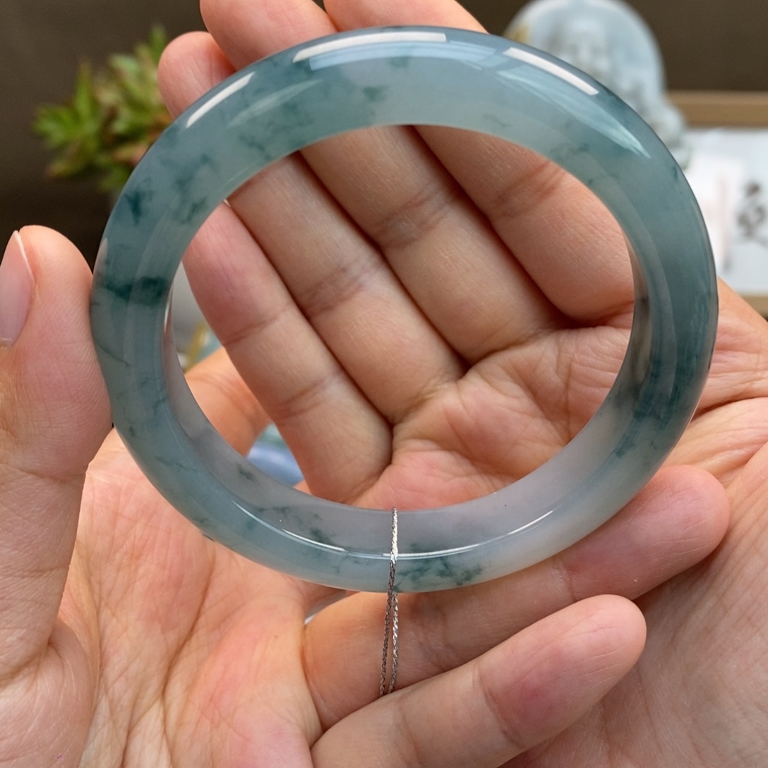 翡翠手镯未镶嵌天然