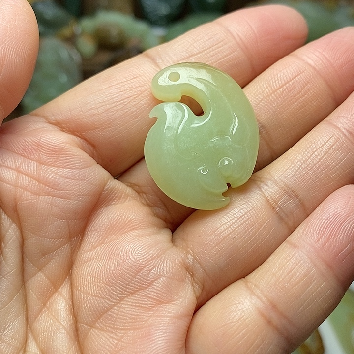 岫岩老玉（透闪石质玉）未镶嵌颈饰