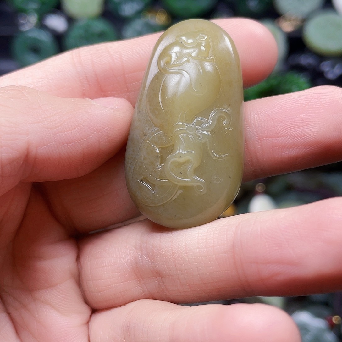 和田玉未镶嵌珠宝奇石