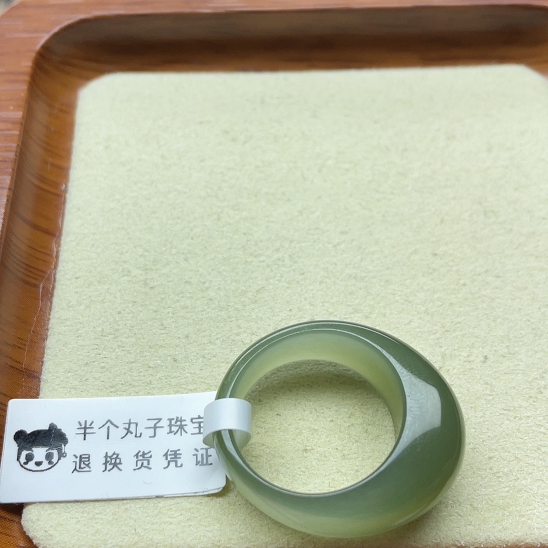 和田玉戒指未镶嵌上***?湖水馒头16号