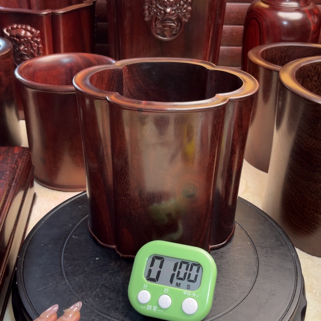 檀香木小叶紫檀笔筒