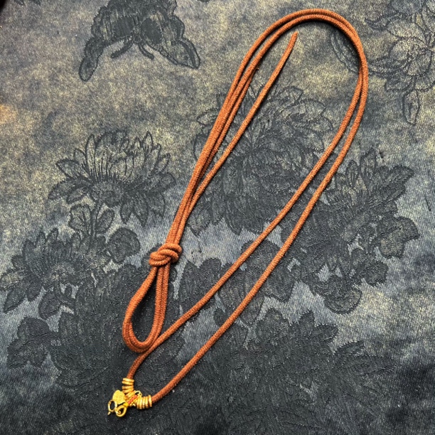 18k素金盘缠弹簧扣原创吊坠绳牛皮