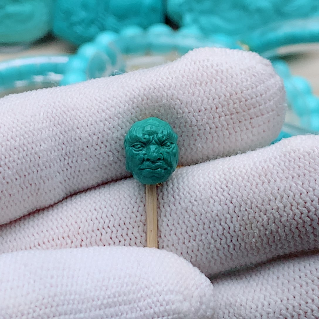 绿松石颈饰未镶嵌