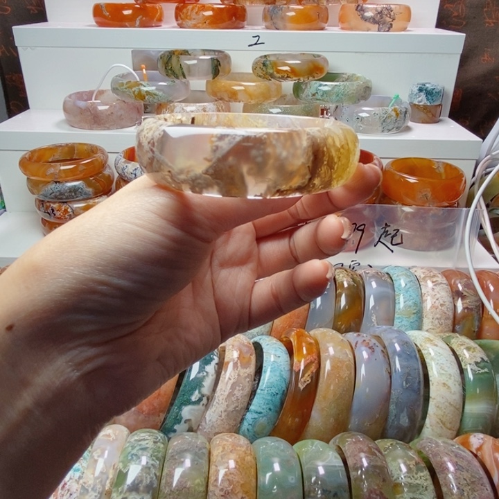 玛瑙/玉髓手镯未镶嵌59