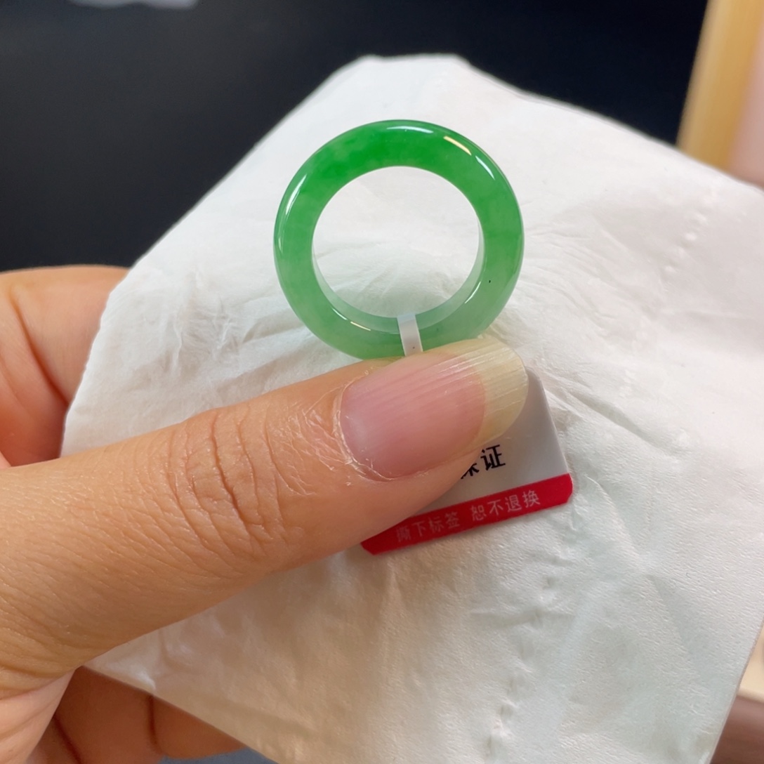 翡翠未镶嵌戒圈阳绿16