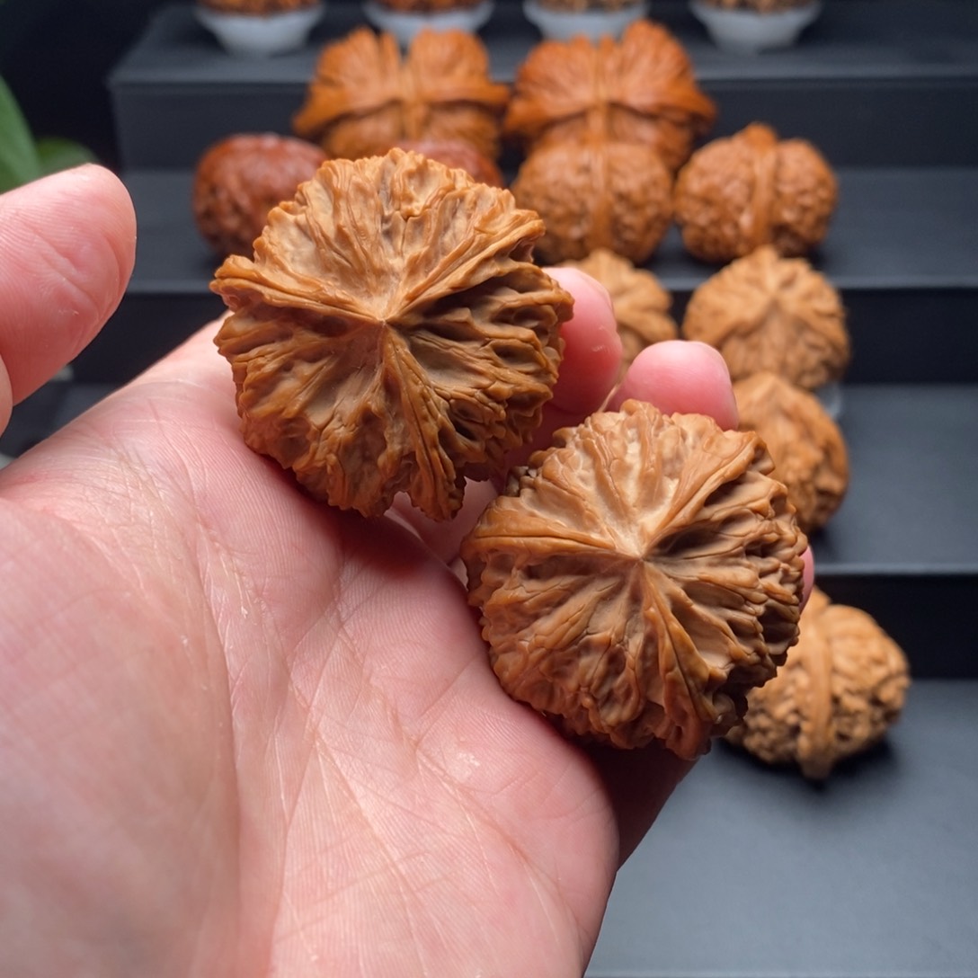 把件文玩核桃45尺苹果园三棱正球奔