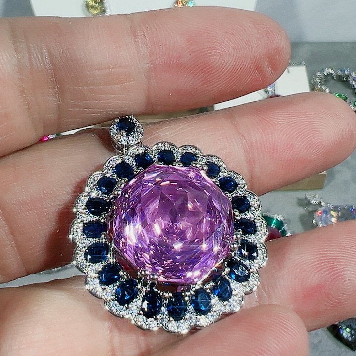 红宝石颈饰未镶嵌