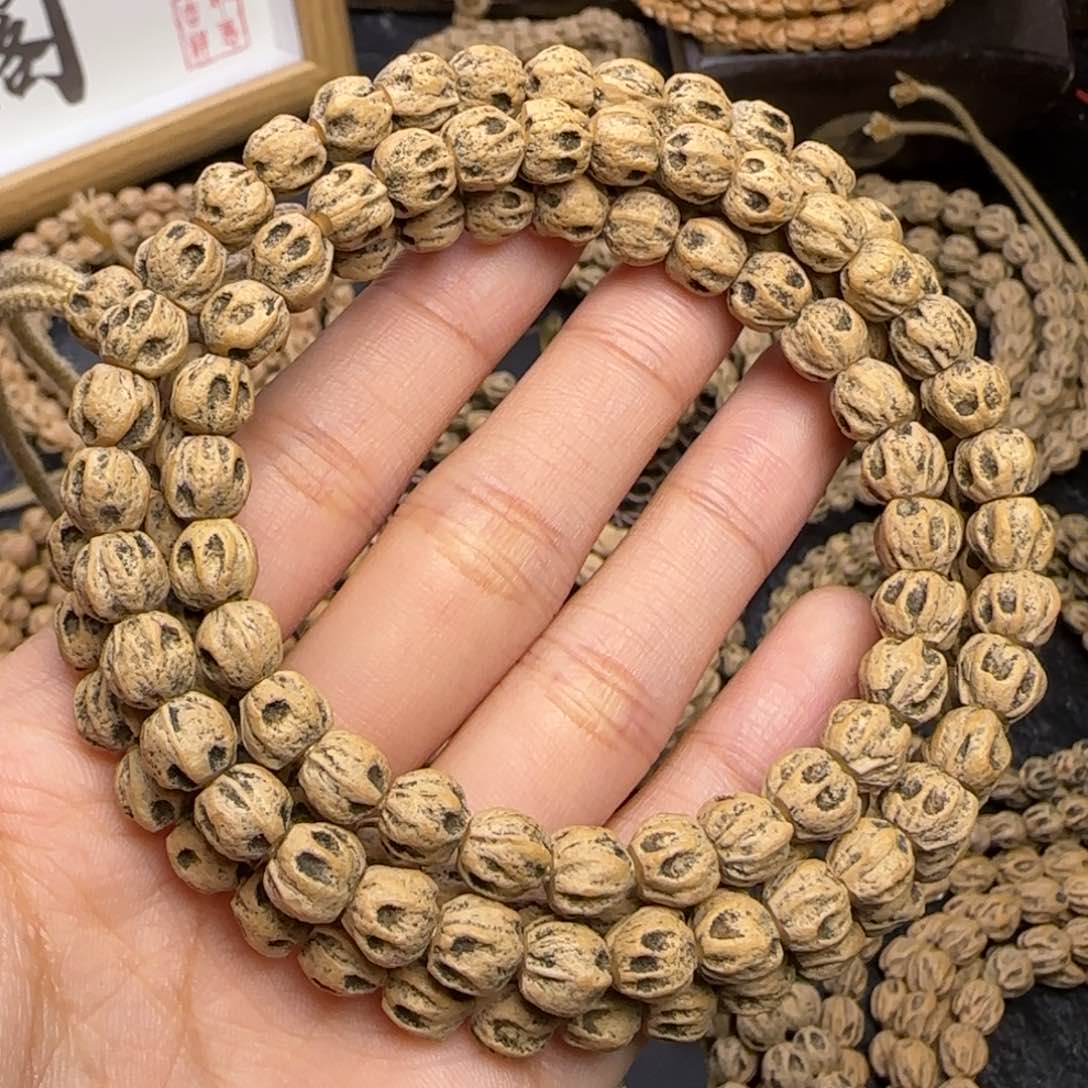 柏香籽/百香籽吊坠小**子