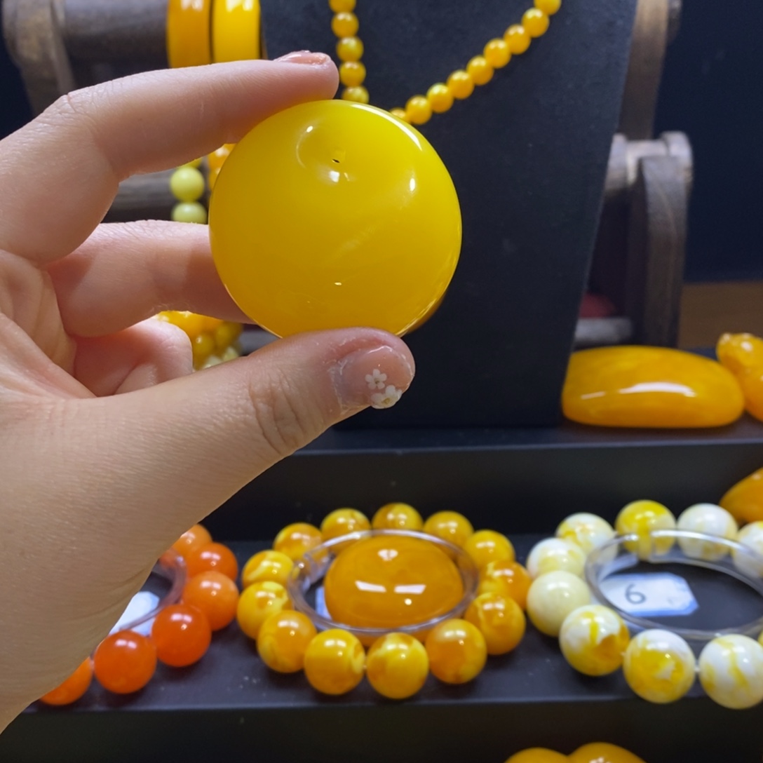 拾***壹非金属公主扣鸡油黄全品无暇