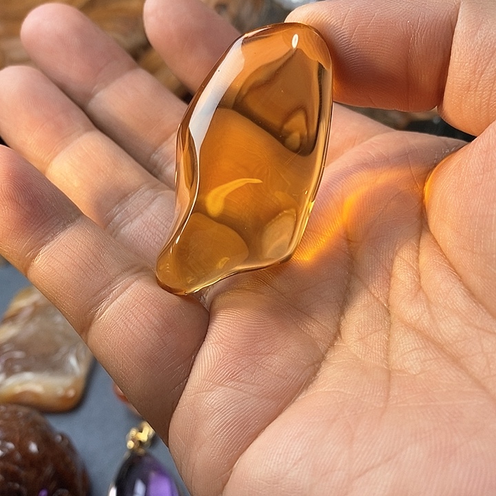 水晶颈饰未镶嵌子**者黄水晶