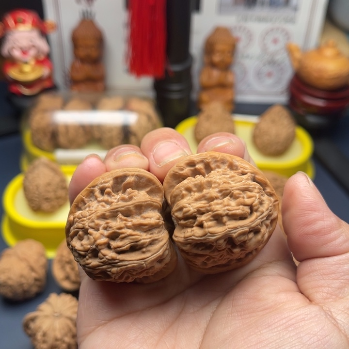 文玩核桃吊坠嘿****！白狮子