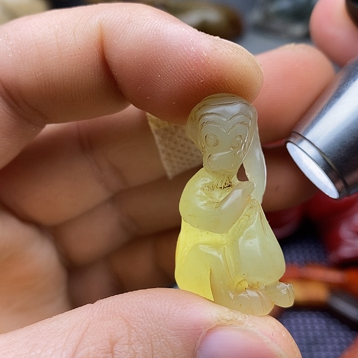 未镶嵌蛇纹石玉颈饰