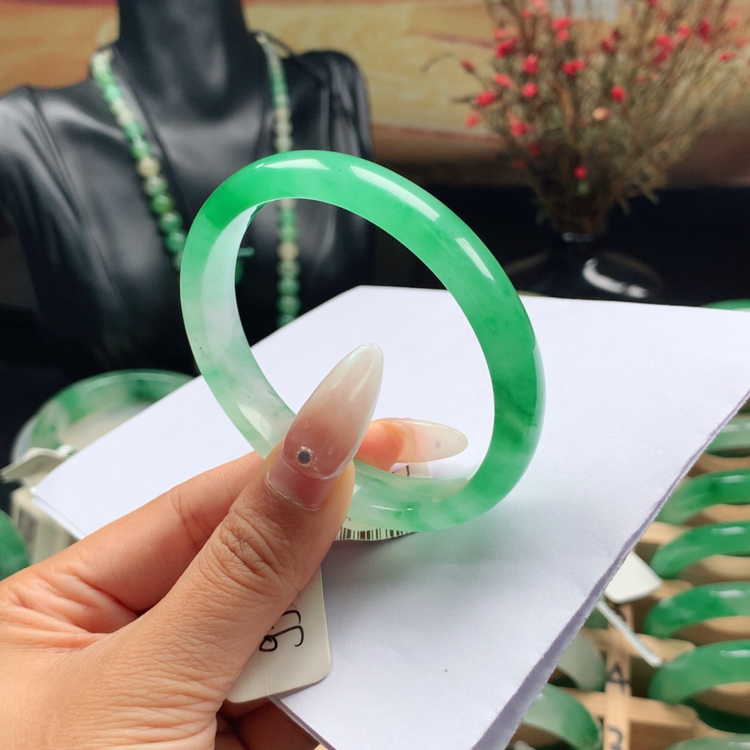 石英质玉手镯未镶嵌53