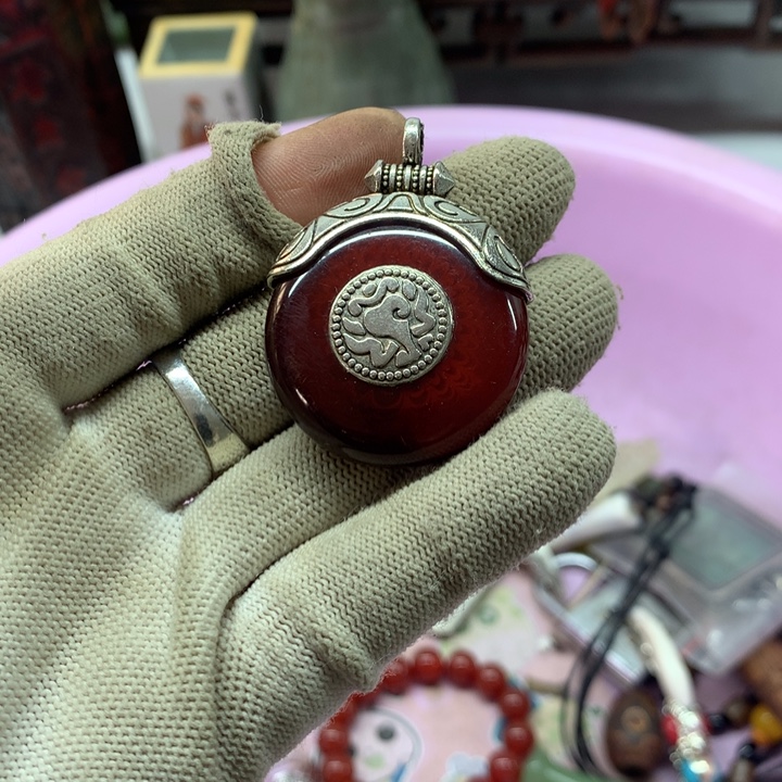 落***x琉璃手工艺品这么久以来第一次见到那个女孩