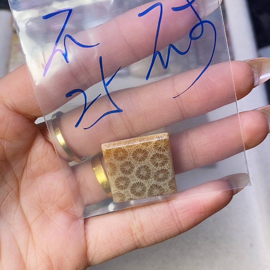 合金颈饰硅化玉不*