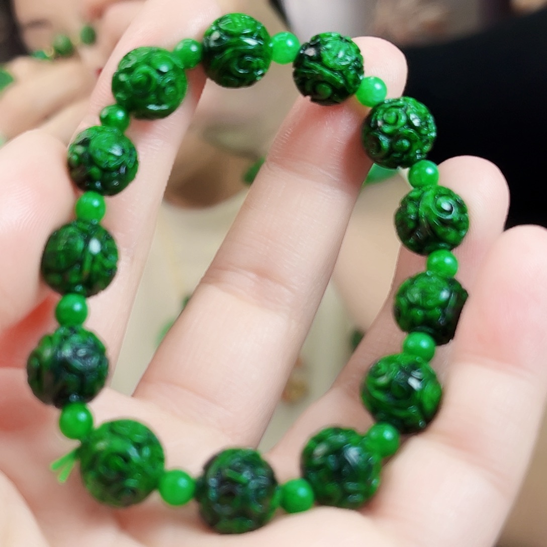 翡翠颈饰未镶嵌手链多样性发一个